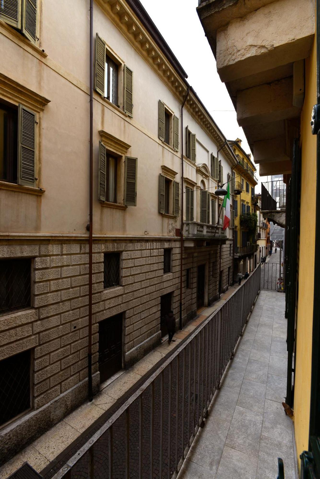 Giallo Dalia By Maison 73 Verona Bagian luar foto